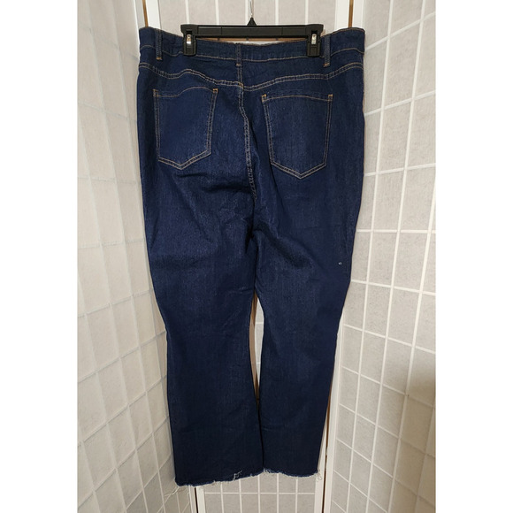 SHEIN Women's High Waist Stretch Two Tone Raw Cut Flare Leg Jeans Plus: 3XL(18) - Picture 4 of 4